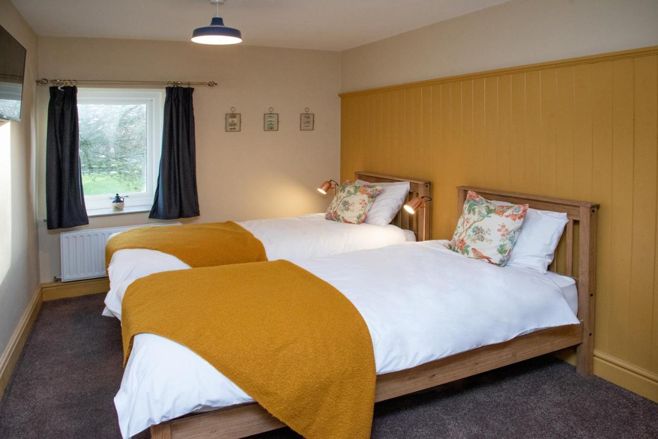 Work And Relax - Fast Wifi, Fireplace & Near Pub Newton Aycliffe Exterior photo
