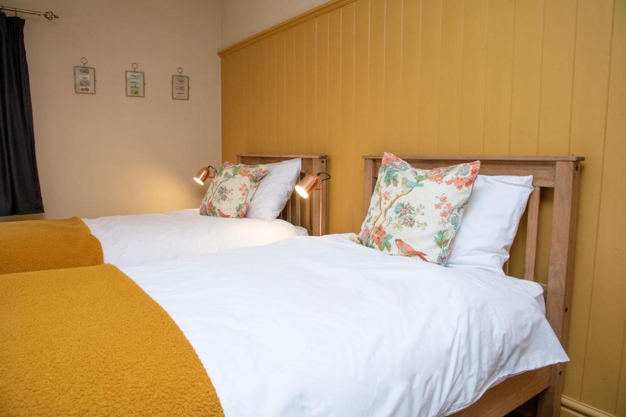 Work And Relax - Fast Wifi, Fireplace & Near Pub Newton Aycliffe Exterior photo
