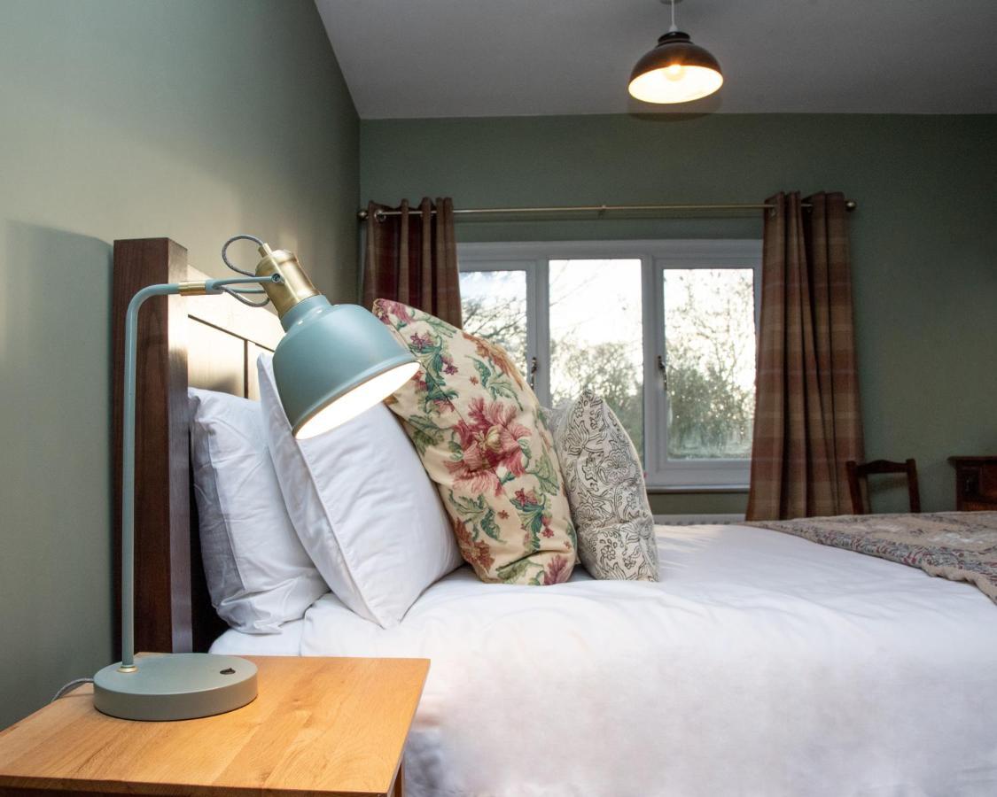 Work And Relax - Fast Wifi, Fireplace & Near Pub Newton Aycliffe Exterior photo